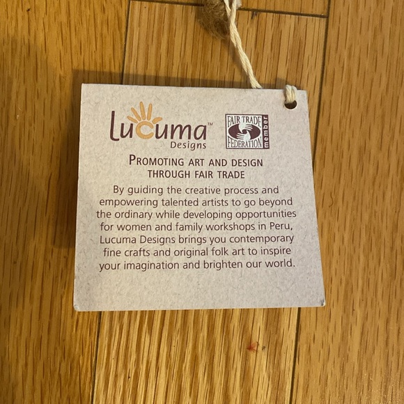 Lucuma Designs carved gourd birdhouse - Picture 5 of 5